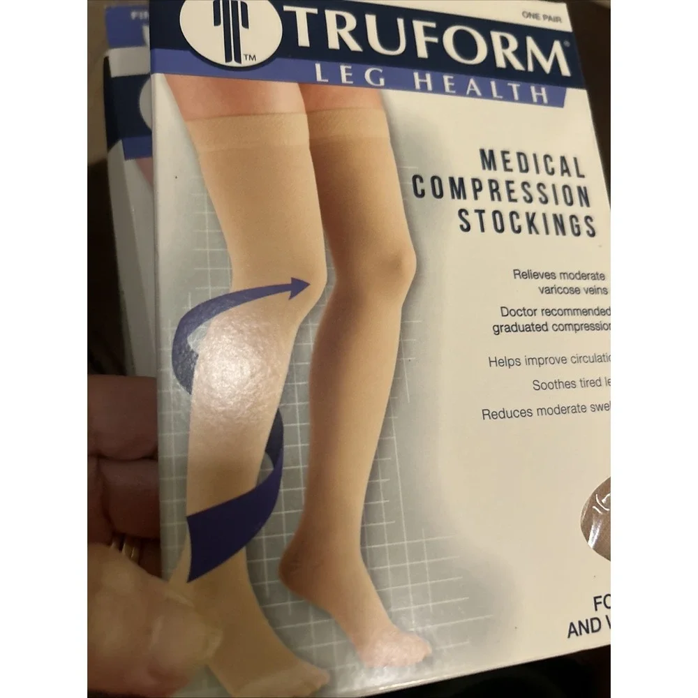Lot Of 2  M Medical Compression Socks 15-20 mmHg Nude Knee High Closed Toe
